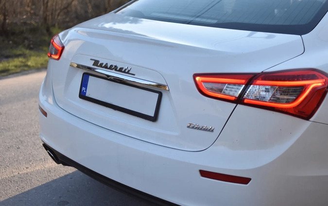 Maserati Ghibli cena 89790 przebieg: 123840, rok produkcji 2015 z Warszawa małe 191